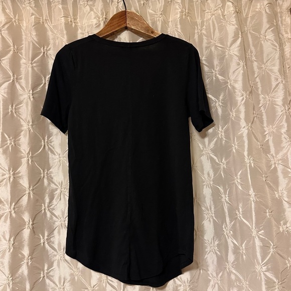 Aritzia Babaton Black Short Sleeve Pocket Tee Shirt - Picture 4 of 9